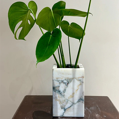 Custom marble vase of HRST
