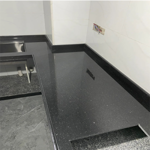 Black Kitchen Counter Top of Granite