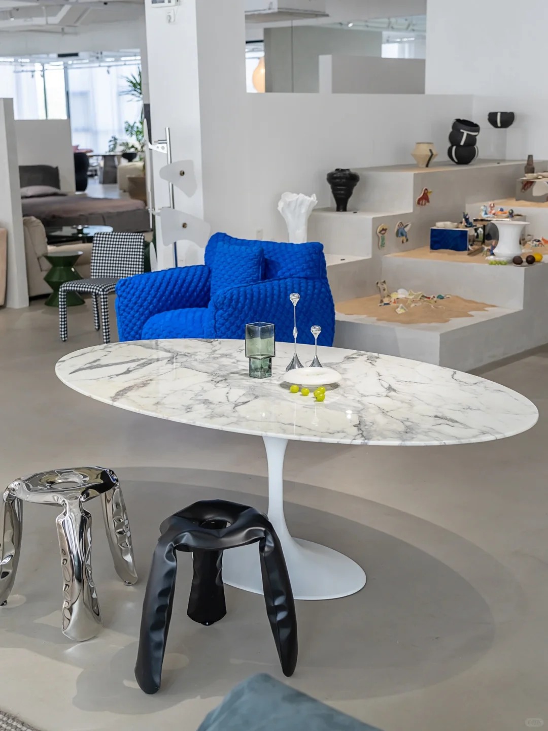 marble oval tulip dining table
