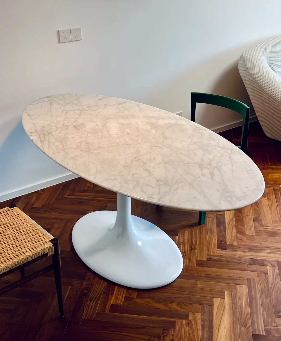 marble oval tulip dining table