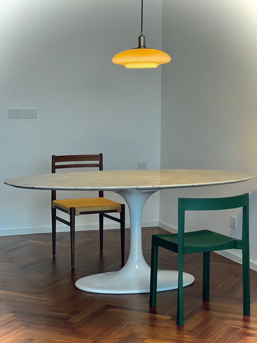 marble oval tulip dining table