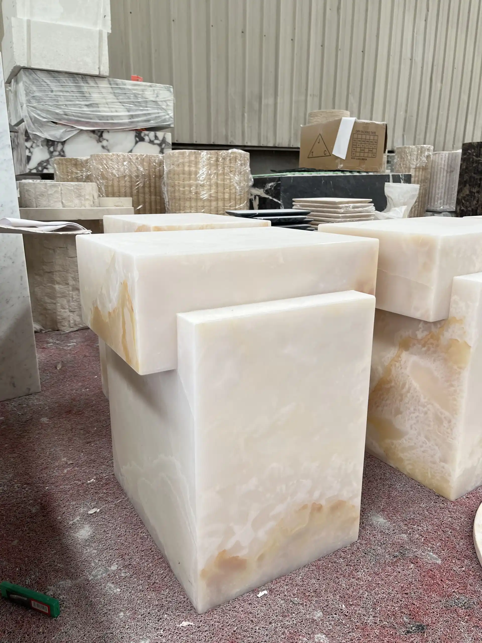 White Cube Onyx Side Table