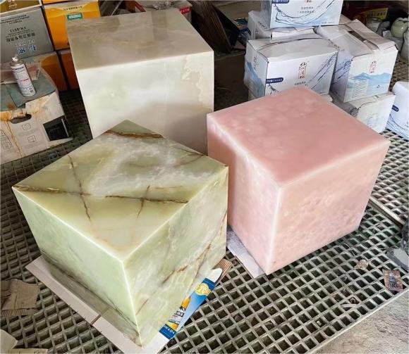 White Cube Onyx Side Table
